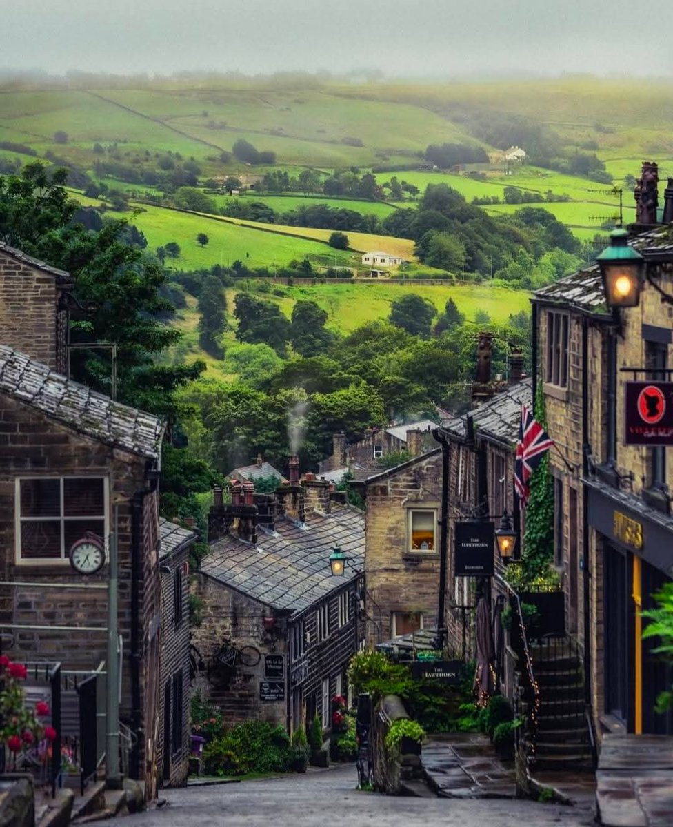 naturebeauty760's tweet photo. Haworth West Yorkshire United kingdom 🇬🇧
📸: fayazey (ig) https://t.co/RkiXpJoRSN
