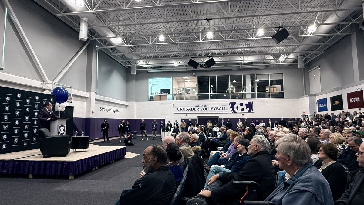 A who’s who of <a href="/HCrossMBB/">Holy Cross Men's Basketball</a> and <a href="/HCrossWBB/">Holy Cross Women's Basketball</a> history here today as <a href="/GoHolyCross/">Holy Cross Athletics</a> names the Hart Center court after the great Bob Cousy