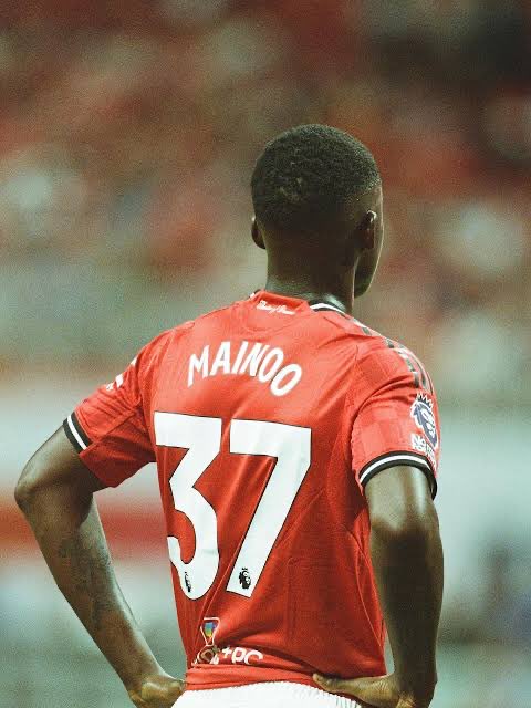 20y/o Mainoo was pit against the club captain, refused a loan, publicly disparaged, left to rot on the bench, displaced from his national team, made the target of hate &amp; nearly sold cos of Amorim. Had nothing to do with his footballing ability. Just the work of a petty egomaniac.