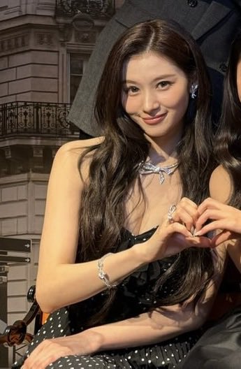 tozakismyoi's tweet image. GIRL OKAY WOW