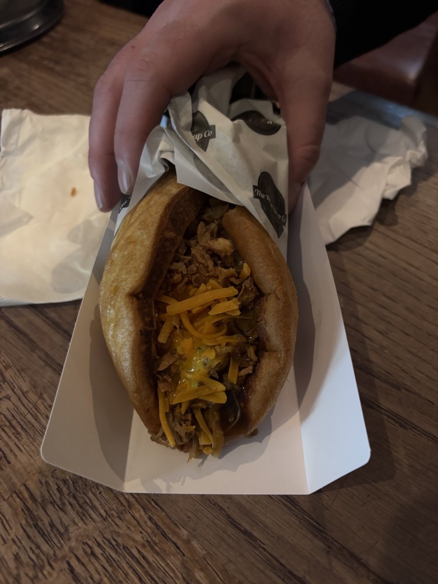 thefoxatchippy's tweet image. Now at The Fox The Yorkie Roast Wraps! 
Come and get your roast wrap now and enjoy a cheeky pint of Guinness £4.50 a pint (decreasing by 50p each time England scores a try)!!😉😉
#roastwraps #cheapbeer #TheFox #guinness