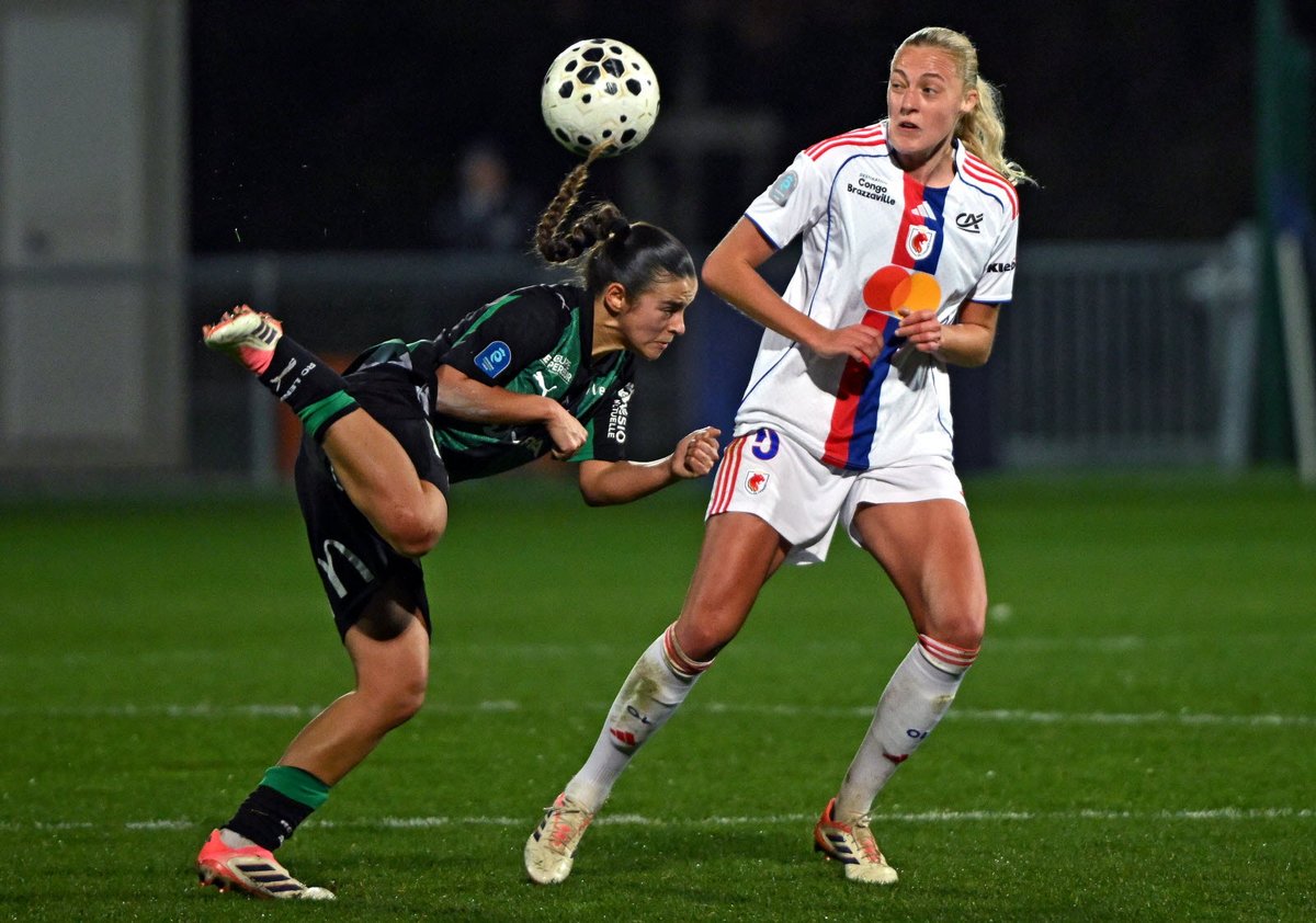 fenottes's tweet image. OL #Lyonnes - Saint-Etienne : #Renard encore préservée, turn-over en attaque et milieu de terrain densifié
#OLLASSE #Compo #Derby 
(Le Progrès : olplus.fr/YxDL5)