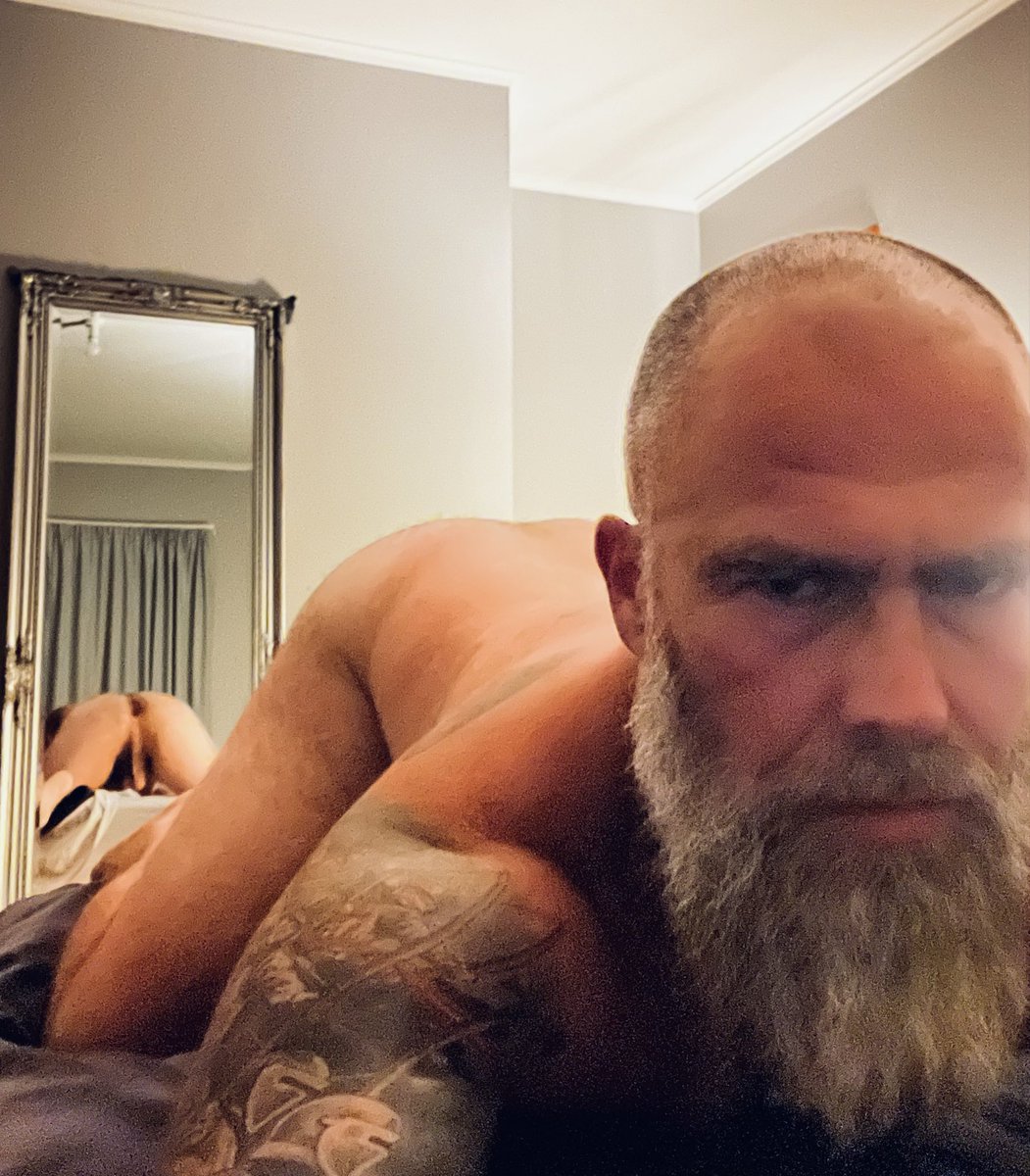 Who's going to breed viking daddy hole?? 😈😈