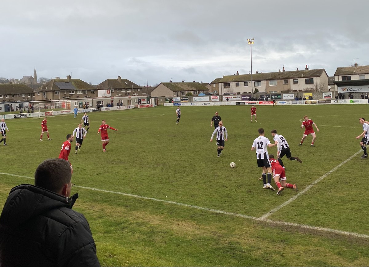 It’s been weeks, but good to finally enjoy a dry afternoon…..and better still enjoying a comfortable away win in Lossie ⚫️⚪️⚫️⚽️