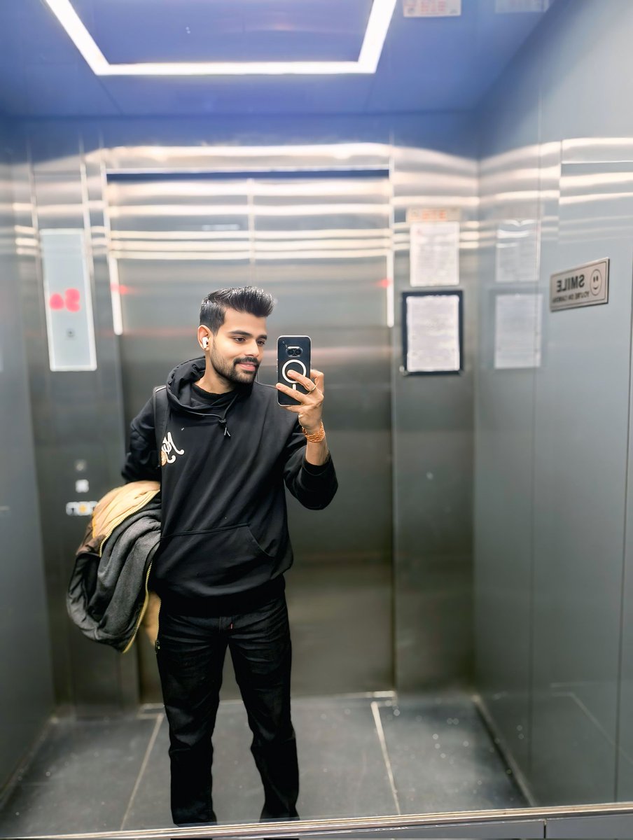 a_akashtripathi's tweet photo. Casual, but make it fashion🖤 https://t.co/0s2rYpOvEU