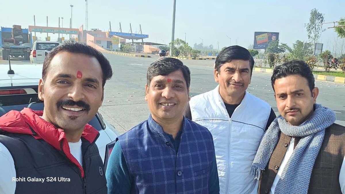 SanjaySharmaSRE's tweet photo. केंद्रीय बजट 2026-27 के अंतर्गत पश्चिम क्षेत्र 'इन्फ्लुएंसर्स मीट' कार्यक्रम मेरठ में सहभागिता की।

#ViksitBharatBudget #BJP4ViksitBharat #BJP4UP https://t.co/YlAxaCh0gU