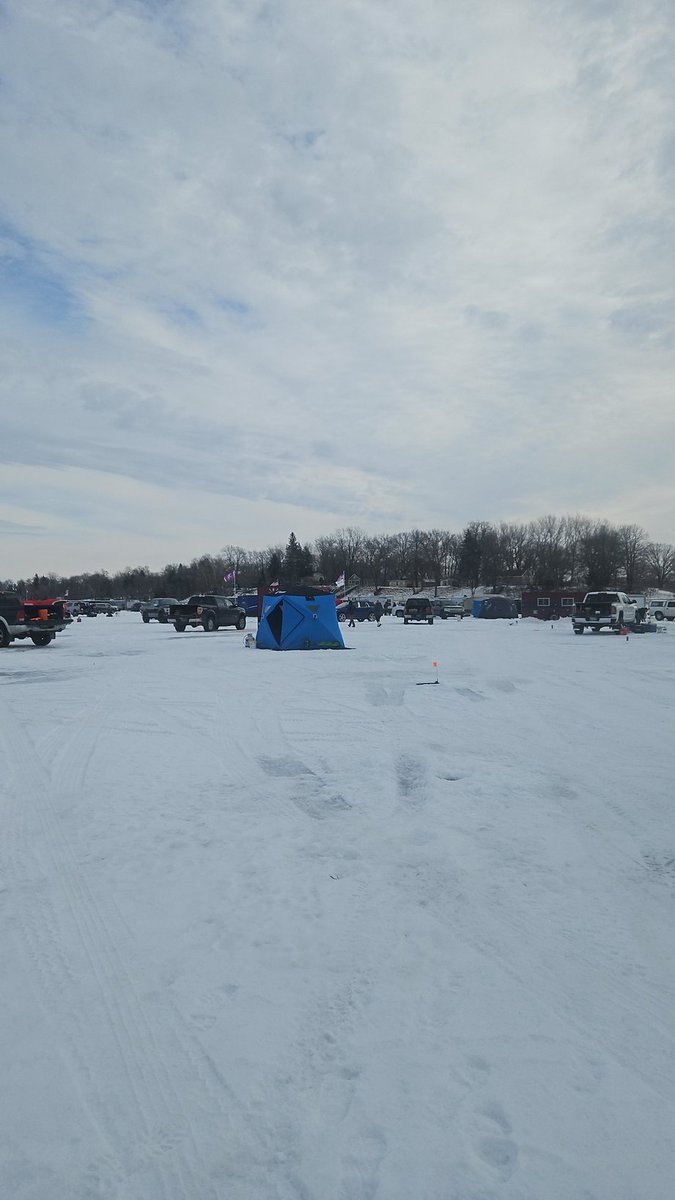 countrygirl8923's tweet photo. Drove about 4hrs down yesterday for a fun weekend with friends! Ice fishing tournament today! https://t.co/ZSzhW2R2SB