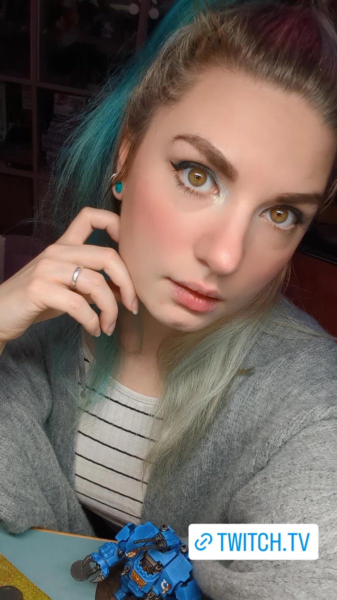 ℂ𝕣𝕪𝕤𝕥𝕒𝕝𝕄ℂ𝔻𝕠𝕝𝕝 - ꜱQᴜɪɢ Qᴜᴇᴇɴ tweet media