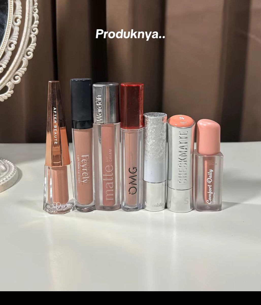 txtdarionlshop's tweet photo. Masih dalam misi pencarian ombre lips
Spill rahasia ombre kalian buru gue mau nyontek cepet
Ombre pink ye inget
Pucet pink https://t.co/PddlhHbSP4