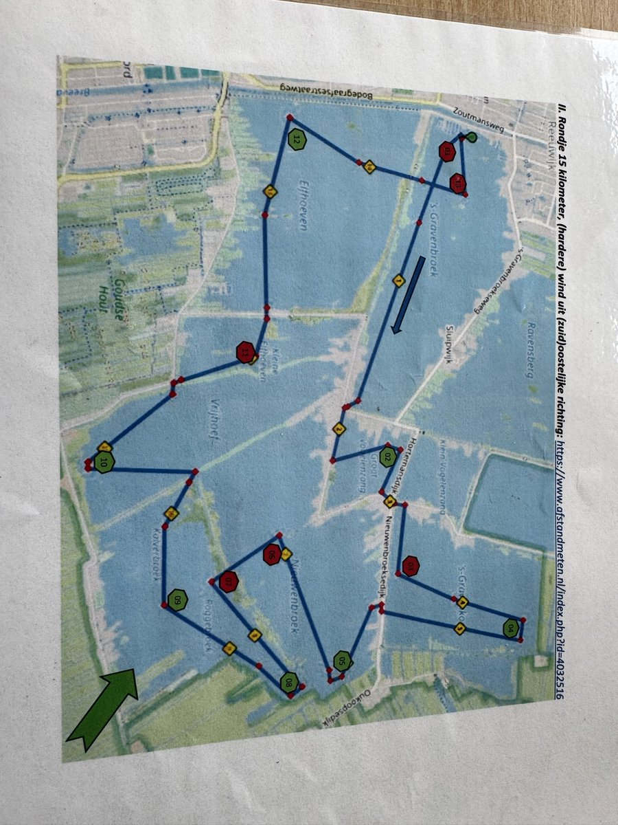 Start van  #TurfStekersTocht een officiële #KNRB #roeimarathon van 53 km over prachtige #ReeuwijksePlassen georganiseerd door vrijwilligers/leden van de #Goudse roei/ en zeilvereniging. 22 ploegen uit #Nederland. #marathonroeien zit duidelijk in de lift  #roeiverenigingen #roei