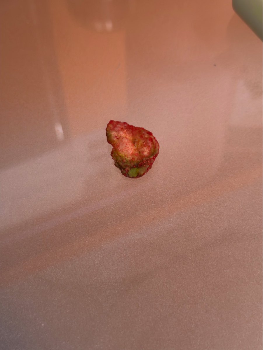 moonitandy's tweet photo. Ayer compré unas Sabritas en Oxxo y salieron con Moho 🤢😵‍💫 tuve que tirarlas, @Papas_Sabritas @Sabritas_mex más cuidado con la calidad de las Sabritas 🥲 https://t.co/6RHAwiaG9B