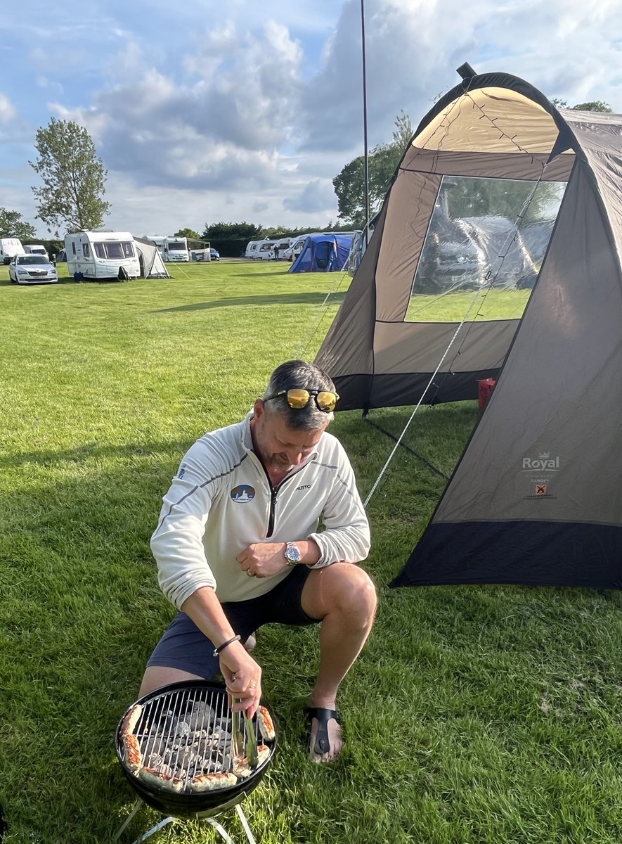 CoastNorfolk's tweet photo. Don't forget - stay two nights over a raceday and you benefit from free entry to the racing. We also now have clothes washing and drying facilties on site with our new Miele machines. 
👉 https://t.co/rb5wXynyAf https://t.co/DJAHgu17J4