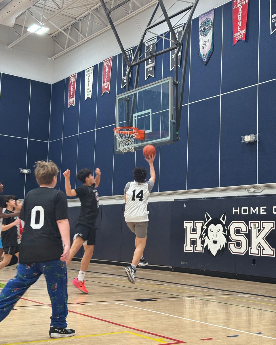 Another great day of basketball at BWT! 🏀🔥 The energy was high, the effort was real, and our players kept putting in work. Love seeing everyone grow week after week. Big momentum heading into the weekend! 🙌
#BasketballWorldToronto #YouthBasketball