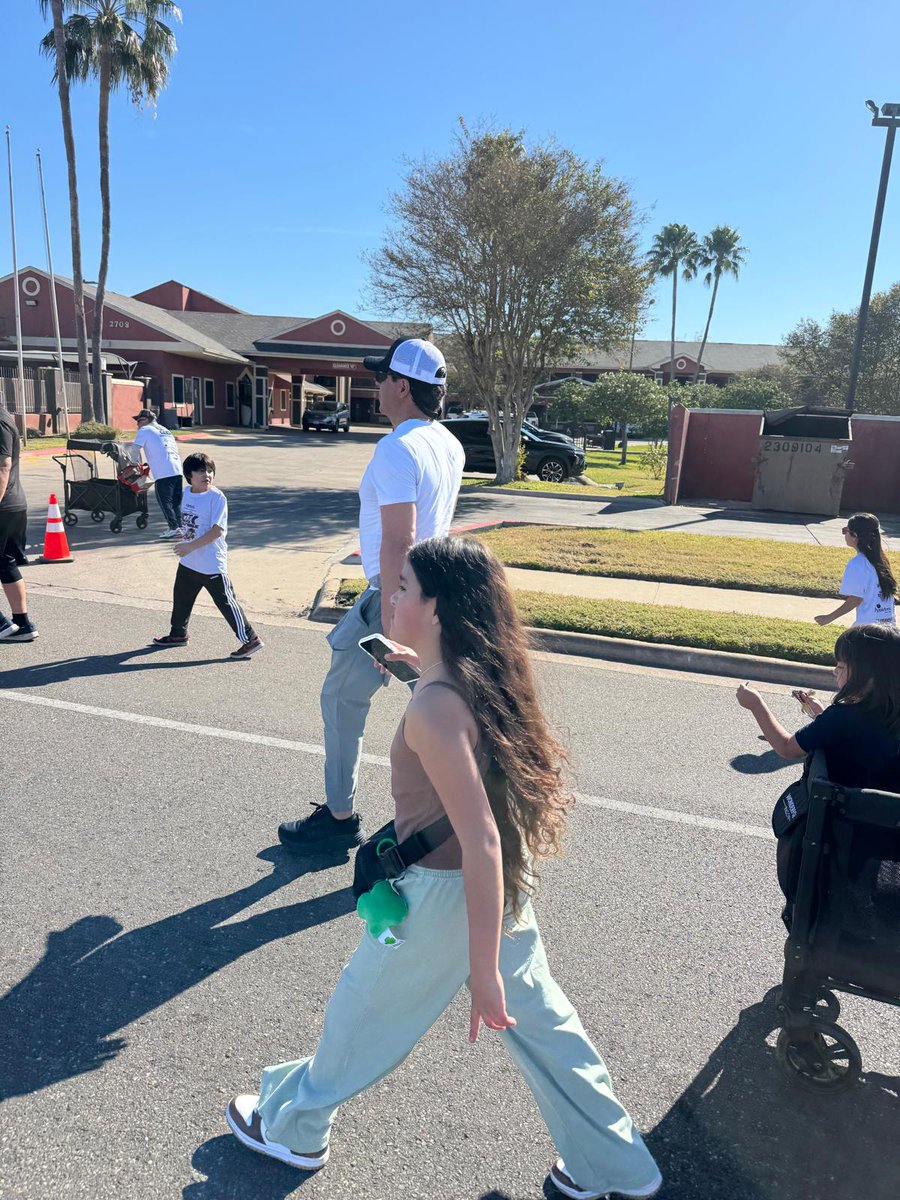 TerryCanales40's tweet photo. Great start to our morning. My family and I had a wonderful time at the David Chavana All-America City Fun Run. Get out there and enjoy the weekend!
#HD40 #DavidChavanaFunRun #CityofEdinburg #TxLege https://t.co/V9qpmWBKzu