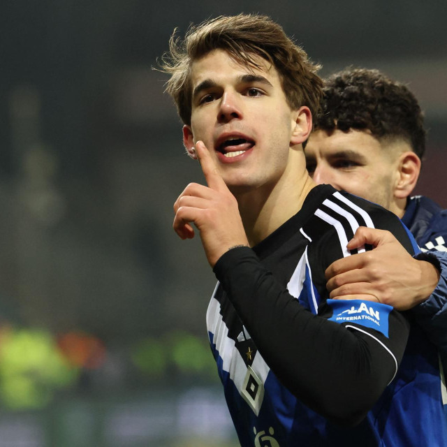 🎙️ Luka Vušković on HSV’s situation and ambitions:

"HSV is a big club and deserves to be in the Bundesliga. I believe we will stay up because we’ve been improving lately and playing better. 

We should have more points than we do based on how we play." [tportal]