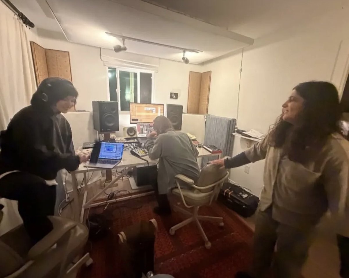 acervo sophie thatcher tweet media