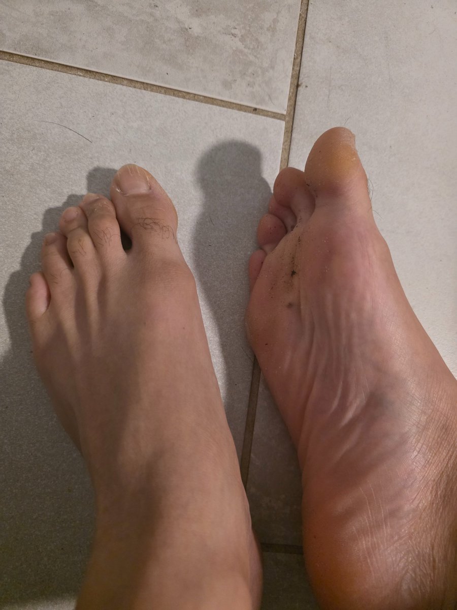jslft4's tweet photo. Qui veut revenir bouffer la #cashmeet #feetslave #rtgame #soumis #findom #cashmaster https://t.co/iDqR94PW2i