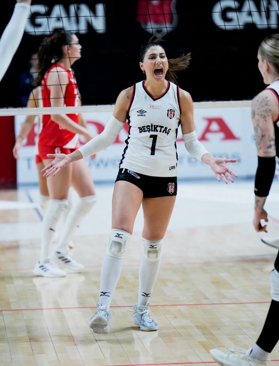 BUKET GÜLÜBAY ONURLANDIRMA TWİTİDİR NE TOP OYNATTIN YİNE 🔥🔥🔥 NAZAR DEĞMESİN SANA