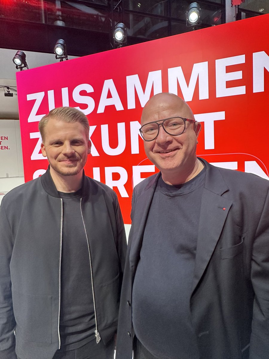 StefanAdamski1's tweet photo. Zusammen Zukunft schreiben. Auftakt des Grundsatzprogrammprozesses der @spdde. #SPD #Grundsatzprogramm https://t.co/JYaY6L3lZi