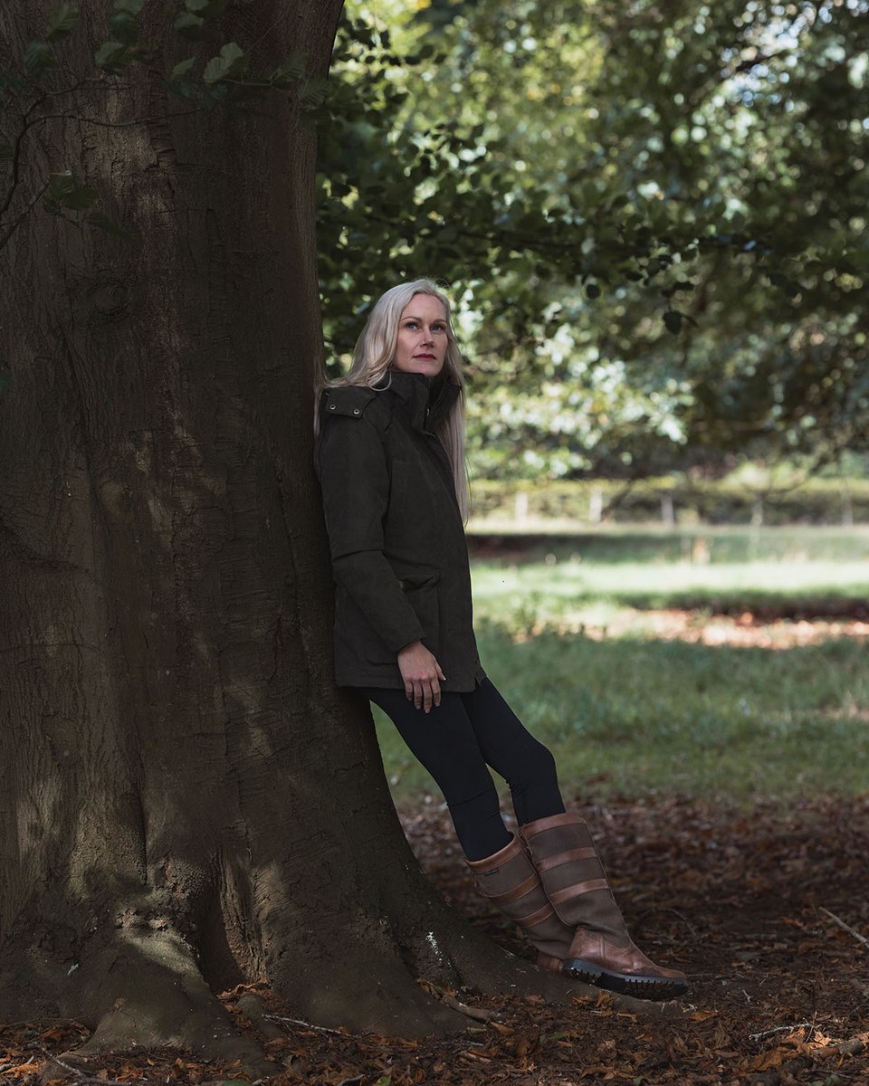 newforestcloth's tweet photo. From RAF skies to frosty mornings in the field ❄️🐕 Meet Jessica — nurse, clinic owner &amp; country lifestyle devotee. Shooting, fly fishing &amp; field-to-fork living are all in a day’s work. Read her story 👉 https://t.co/aLcXW6xz3P https://t.co/4WsemGZy4s