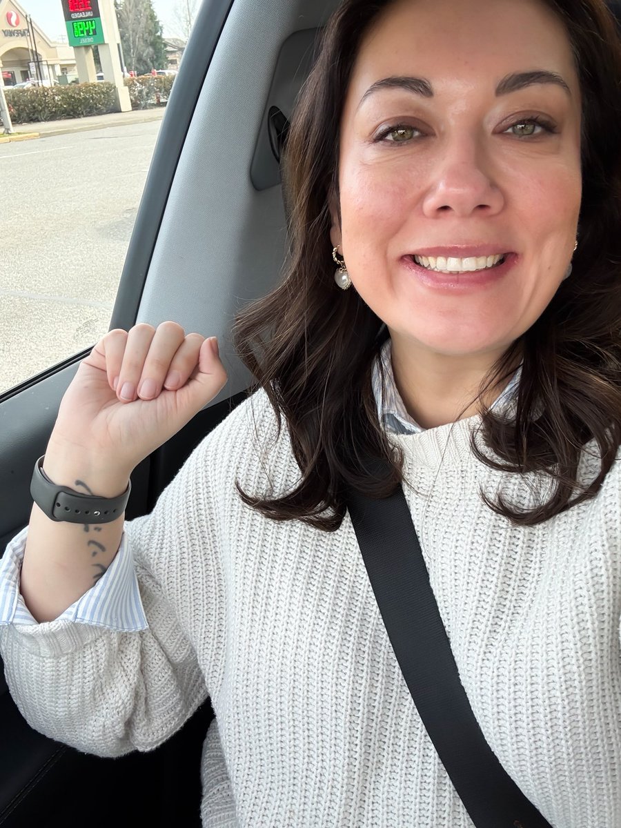 Tracy 🍎✏️🌊🌲 tweet media