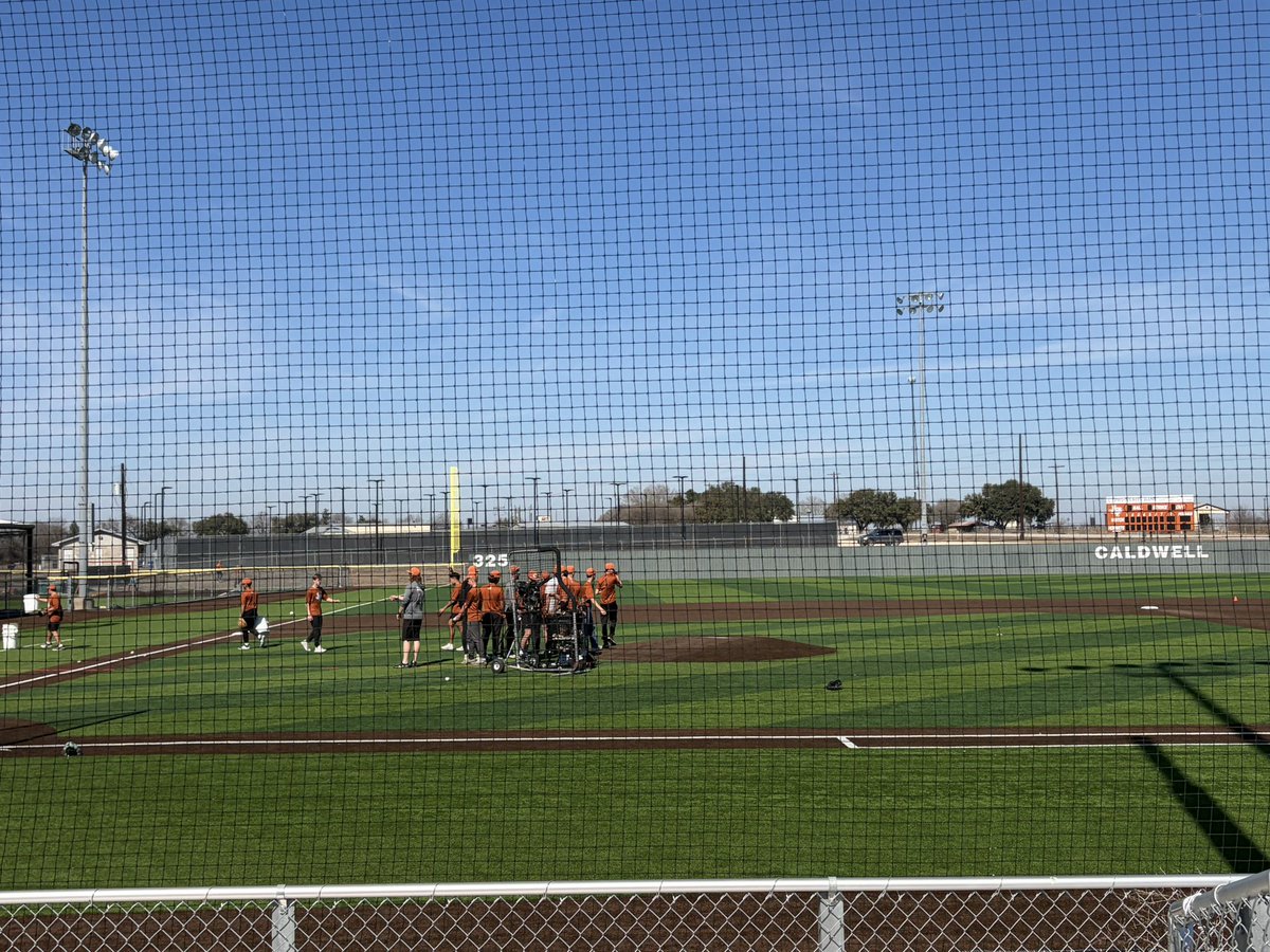 At the baseball field with my lil bit and her friends...BASEBALL is here!⚾️🔥