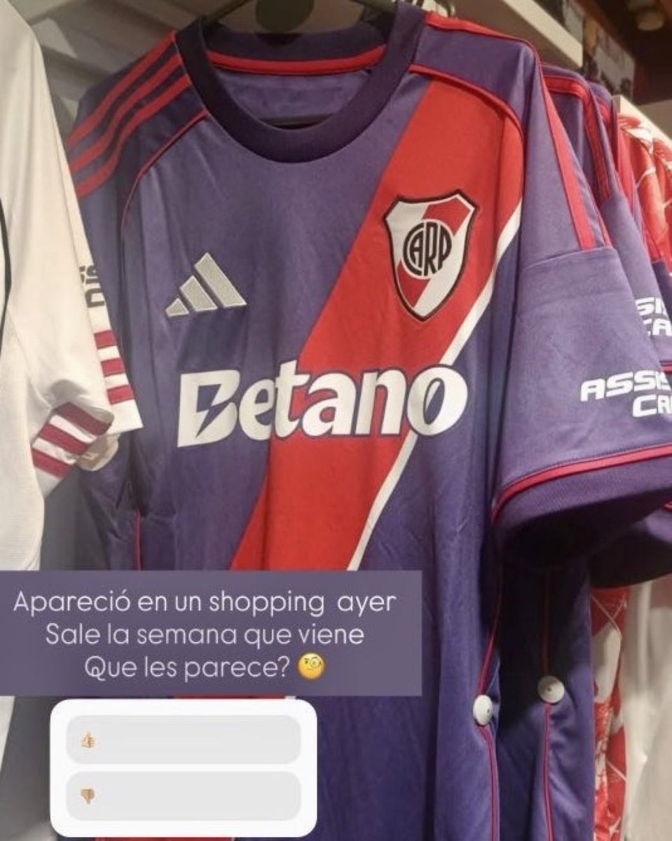 StatsMillo's tweet photo. ‼️ Circulan más imágenes de la posible nueva camiseta de River 

¿Que opinan? 🤔

📷 @maxpugliese92 https://t.co/vlhWzSBpAt