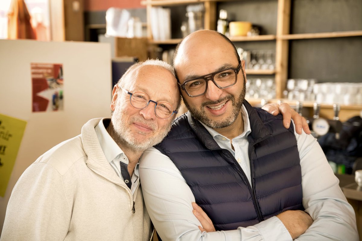 Il y a des rencontres anodines qui se transforment en amitiés durables.

#Rencontre #Amitié #Humain #hellemmes