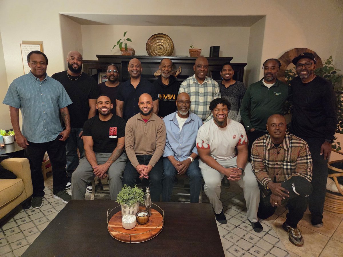 I consider it a real blessing and honor to gather with my brothers, who are also therapists doing the work in our communities. Happy Black History Month!!!

#BlackHistoryMonth