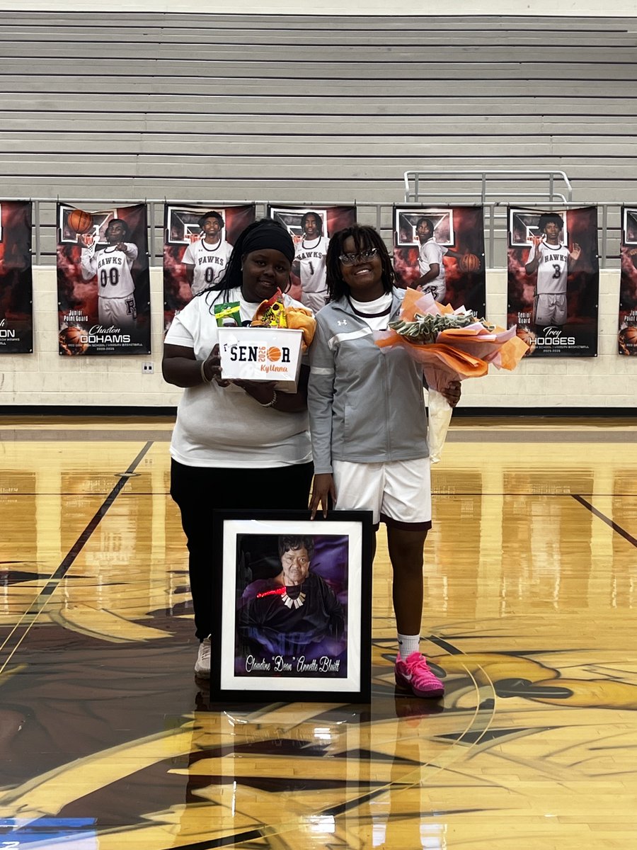 Red Oak Lady Hawks Basketball⛹️‍♀️ tweet media