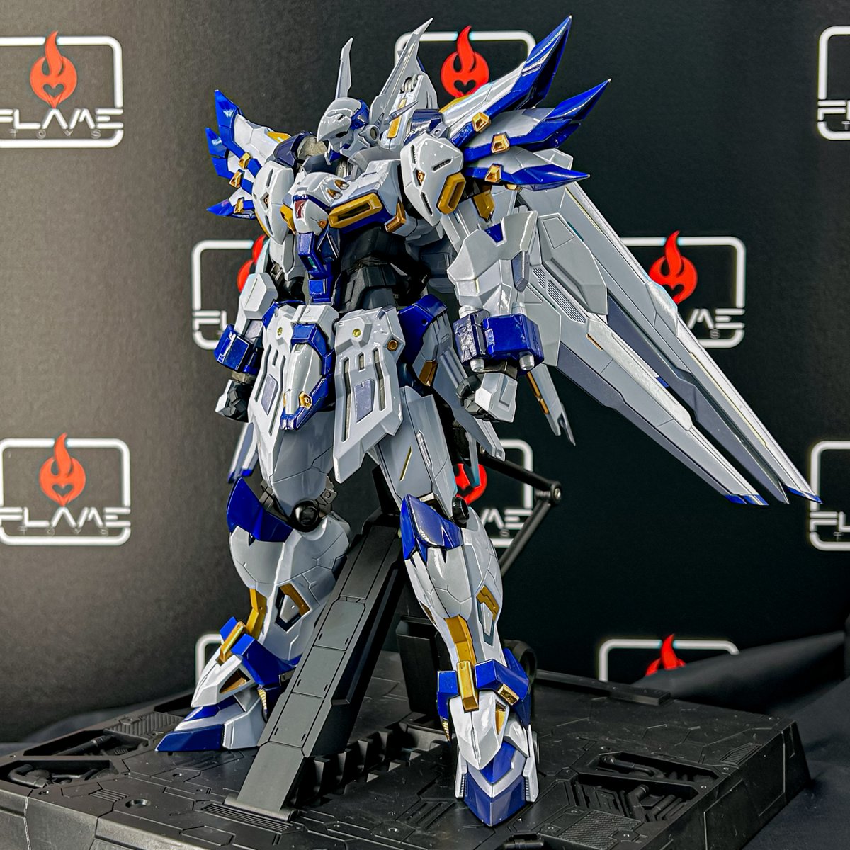 flametoys_staff's tweet photo. ◤◢◤WF展示情報◢◤◢

鉄機巧 ヴァイスリッター
#WF2026冬
あみあみホビーキャンプにて
デコマスとテストショットを展示中！！

WING HOBBY STOREでは限定特典付き予約受付中！
https://t.co/nwvjUL3vUU

お越しの際はぜひお立ち寄りください🔥

#WF2026W
#Flametoys https://t.co/q2F8kwuwpt