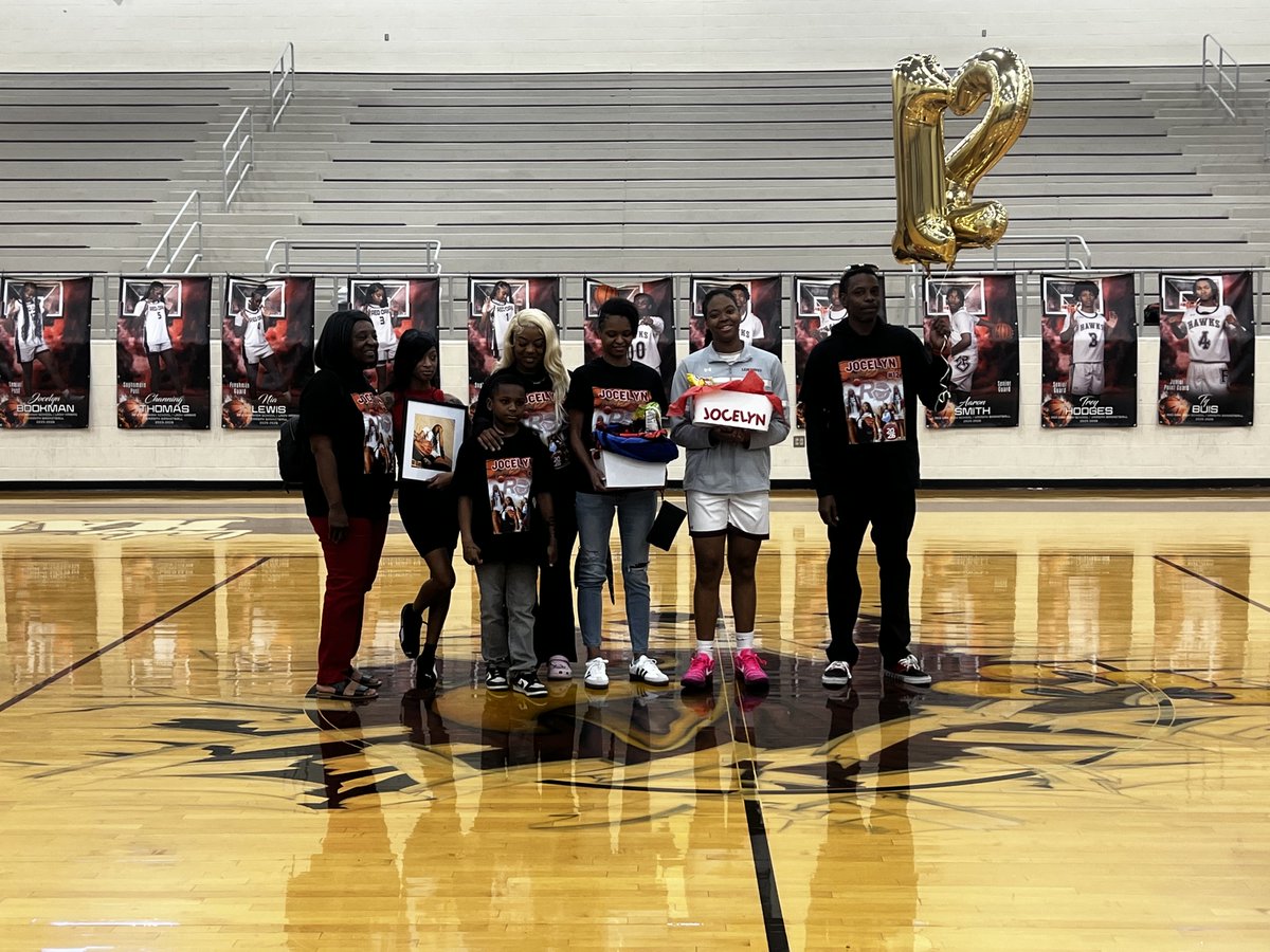 Red Oak Lady Hawks Basketball⛹️‍♀️ tweet media