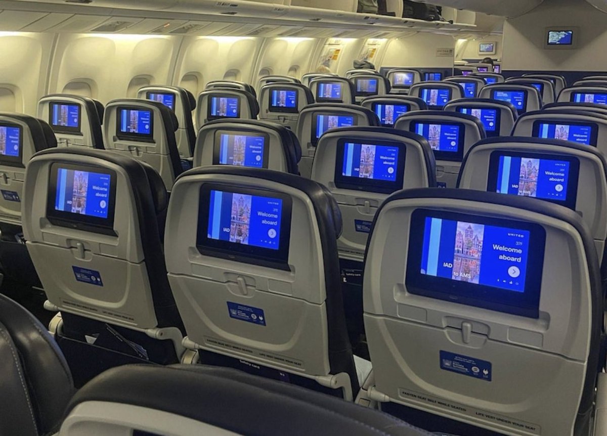 Vliegtuigen naar de VS zijn leeg. Thx to the Donald.