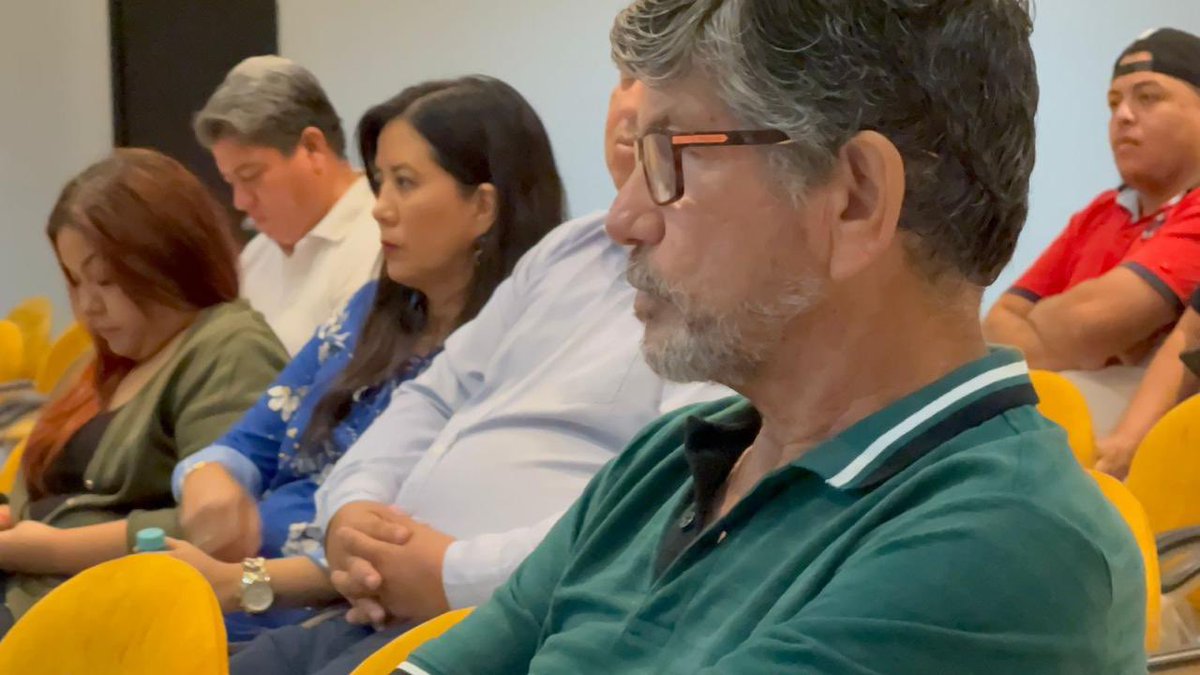 📍 #Guayaquil | El Director General del #ECU911, <a href="/JCPaladines/">Juan Carlos Paladines</a>, participa en el conversatorio bimensual sobre Interoperabilidad con representantes del sector privado.

Especialistas de la institución destacan cómo este proceso fortalece la integración tecnológica y la atención de