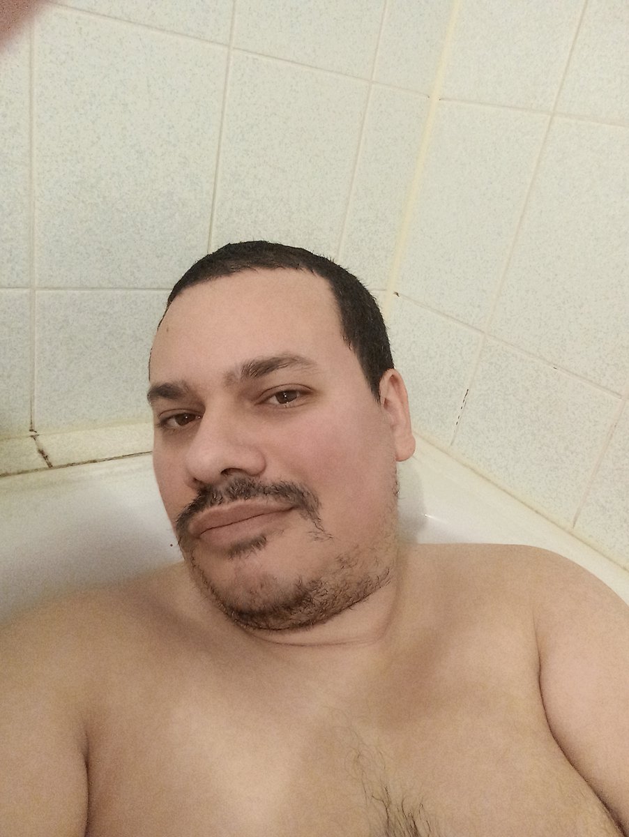 Profil à découvrir : Braddyx
32 ans et parisien
Il aime discuter, rencontrer du monde et partager un verre dans une ambiance détendue.
Plutôt actif, ours poilu assumé, il cherche des échanges et rencontres avec des hommes de 25 ans et +.
👉 Tu te reconnais ou ça te parle ?

#gay