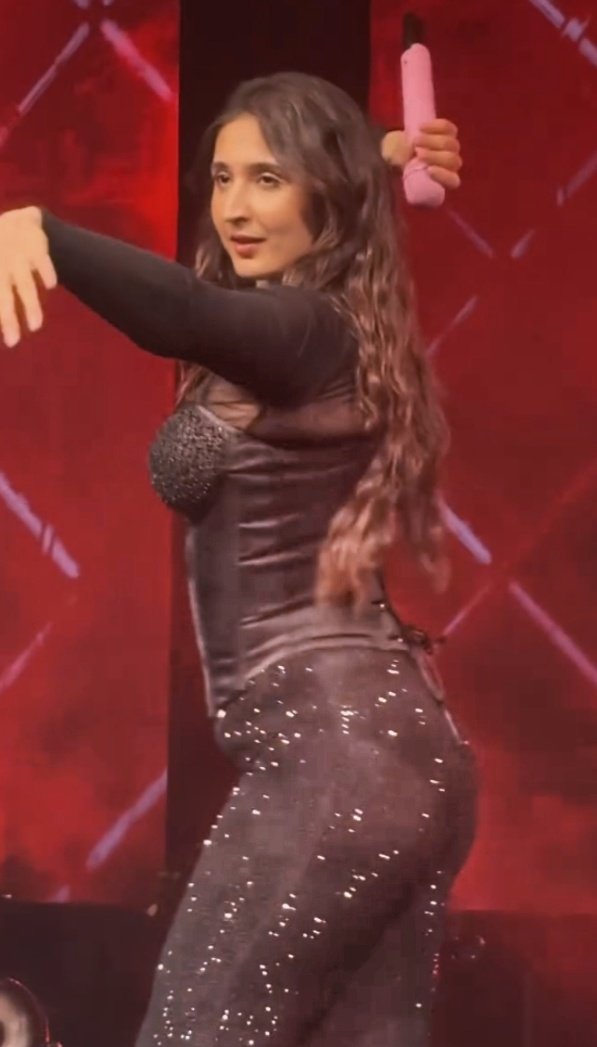 ACTRESS__LOVER's tweet image. Dhvani 🥵🔥

#DhvaniBhanushali