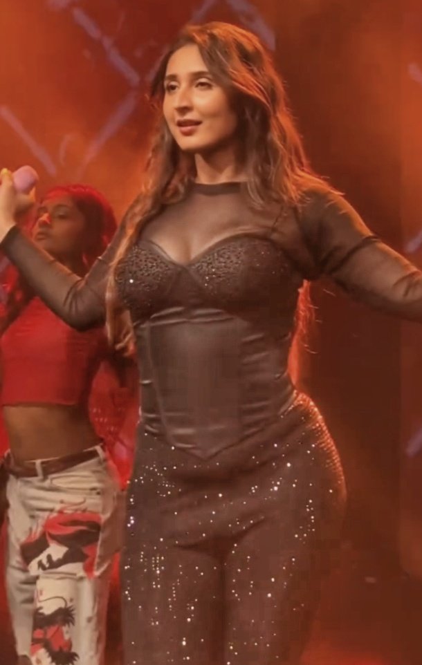 ACTRESS__LOVER's tweet image. Dhvani 🥵🔥

#DhvaniBhanushali