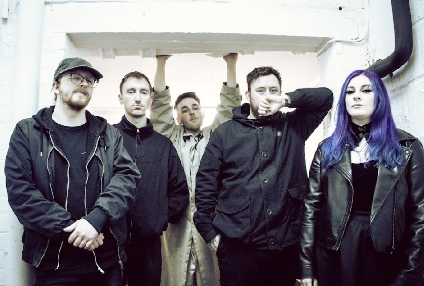 Big THANKS to Alistair <a href="/ScotsWhayHae/">Alistair Braidwood</a> and <a href="/OfficialCamGlen/">CamGlen Radio 107.9FM</a> for featuring the brand new single ‘PORTALS’ by BRSR <a href="/_BRSR/">BRSR</a> on his fab #ScotsWhayHae show tomorrow.

<a href="/OneRoofMusicM/">OneRoofMM</a> 

Tune in 7-9pm, 8.2.26 here:
camglenradio.org