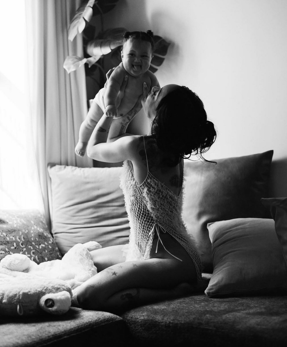 Bodega Baddie tweet media