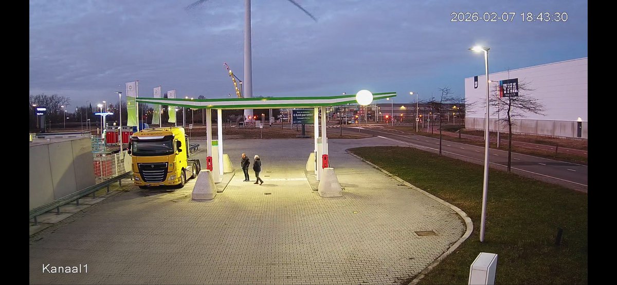 Carl, Holthausen tweet media