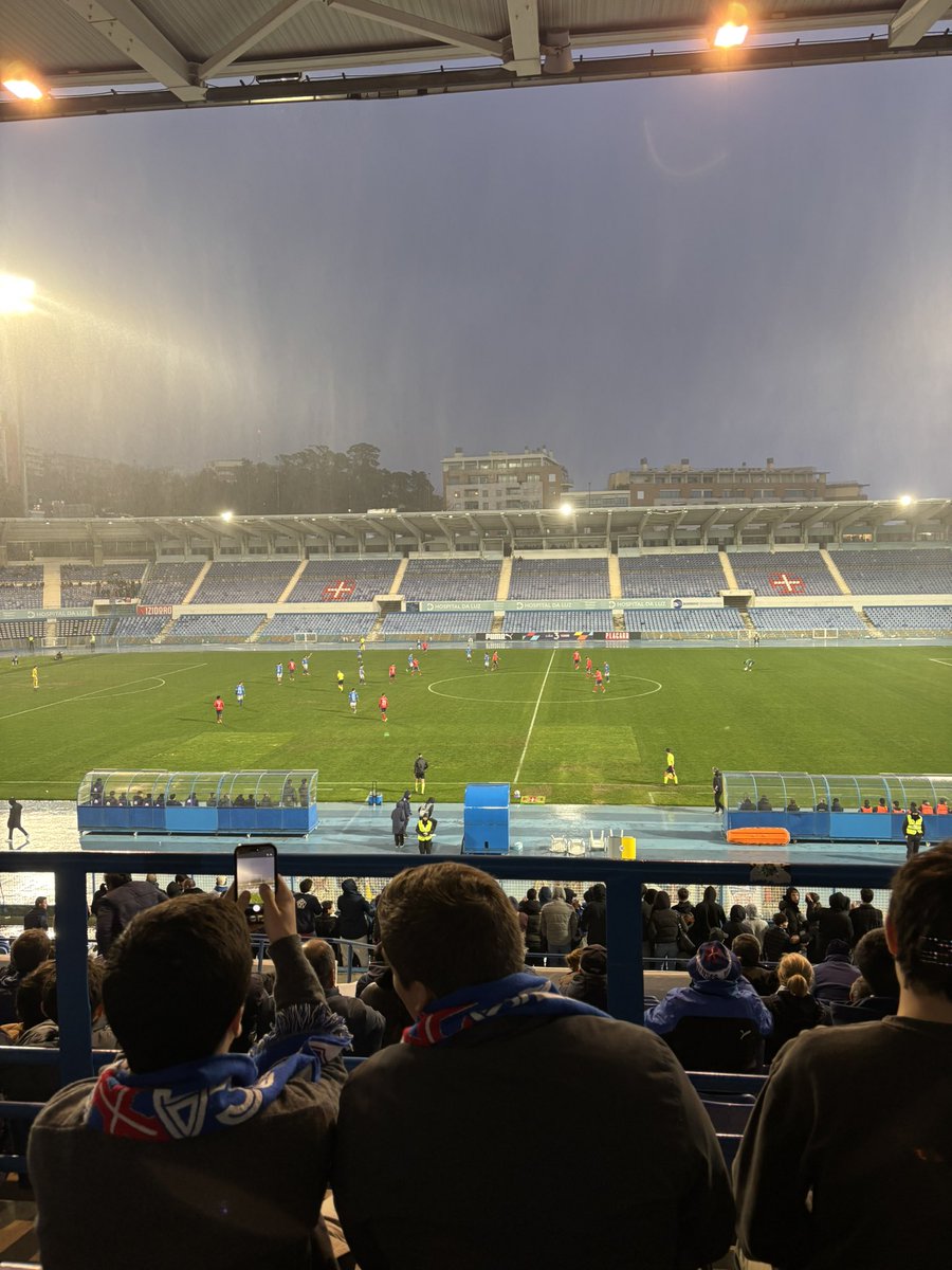 Entrada sem chama no jogo e na fase de apuramento de campeão da Liga 3. 
Nas bancadas ouve-se “Isto no final acaba bem”. Assim esperamos 🧢