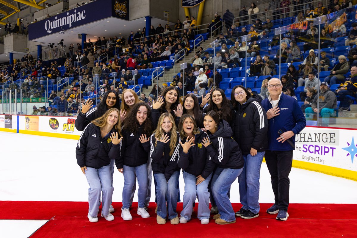 Last night, we honored the 2025 MAAC Women's Golf Champions at the men's ice hockey game 💍 

#BobcatNation