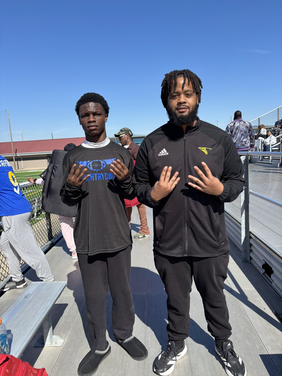 Coach_Bickham's tweet photo. Supporting a 🦅 ‘29 ATH @jaydendavd83 and @Nightrydas7v7 team at this 7 on 7 tourney in Waller @44SwoopFootball 
#BigIke #AcresHomes #Nawfside https://t.co/zzhFf1eZP6