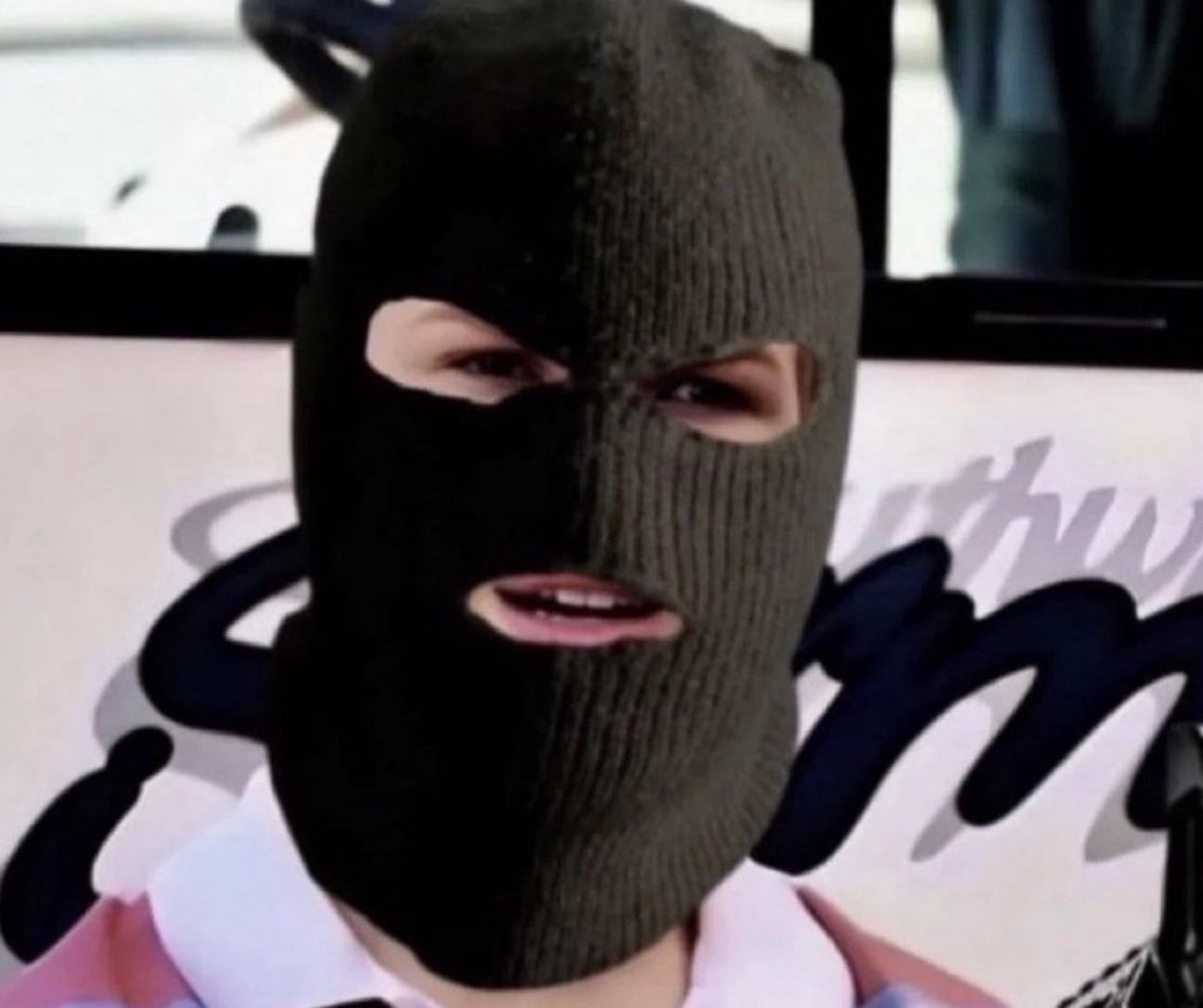 This gay ass mf really pulled out an excel sheet presentation , on a snitch.