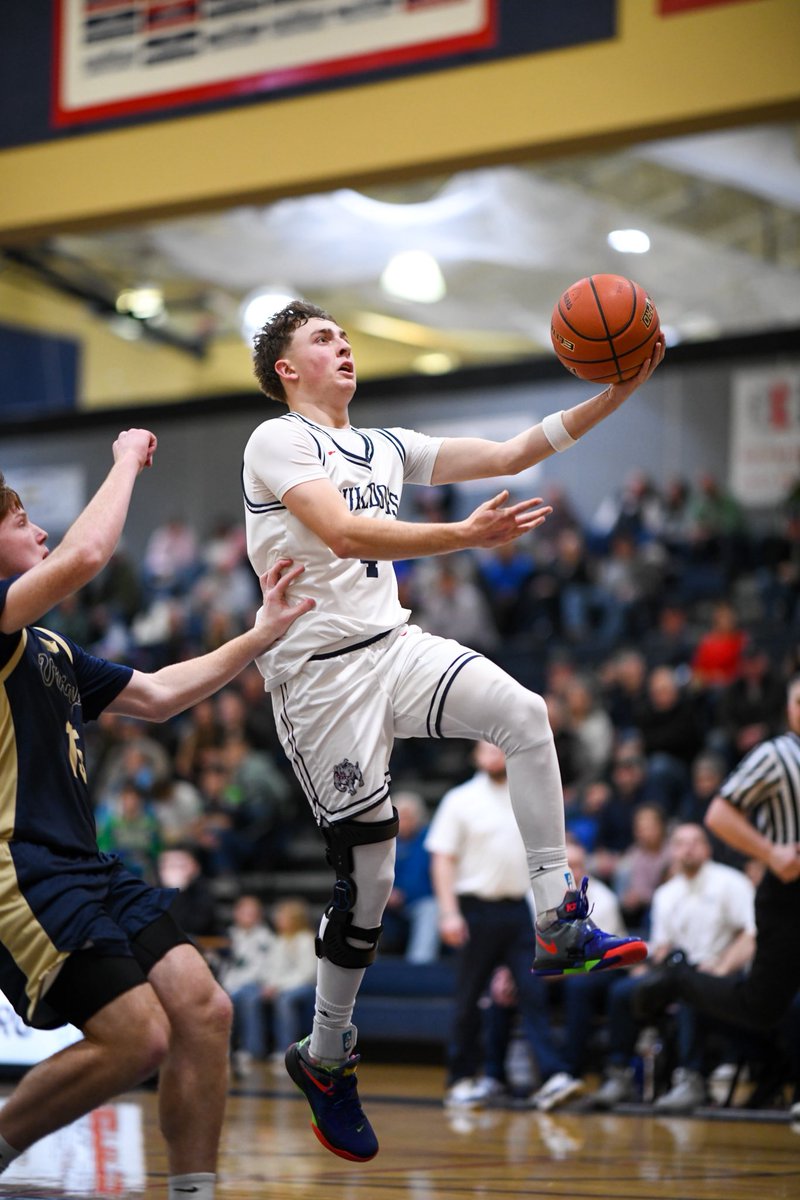 ValleySportsPix's tweet photo. Senior Night!! Bulldogs vs Vikings #WeAreEHS #ThisIsTheCWAC #CWACBBasketball202526 #SportsPhotography #SeniorNight https://t.co/IHw0eK3Pqk