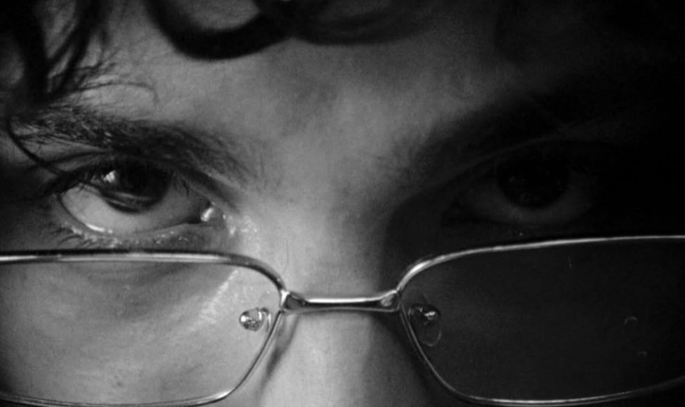 asi es la mirada cuando muere la esencia