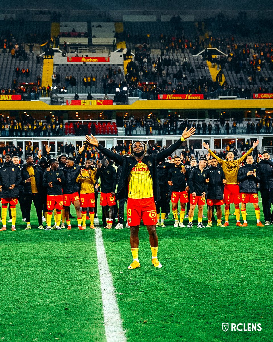 RCLens's tweet image. 𝙇𝙀𝙉𝙎 👏 𝙇𝙀𝙉𝙎 👏 𝙇𝙀𝙉𝙎 👏

#FiersDEtreLensois #RCLSRFC