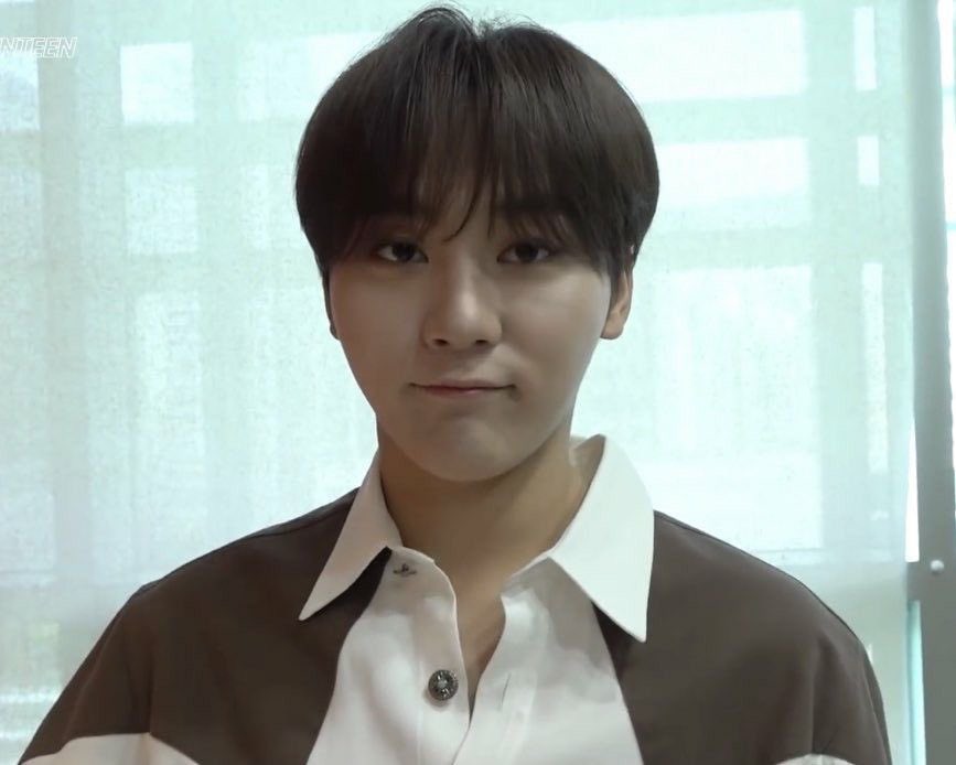 iloveboohan's tweet photo. be nice to him… or else 🔪 https://t.co/ORPpTdb4vp
