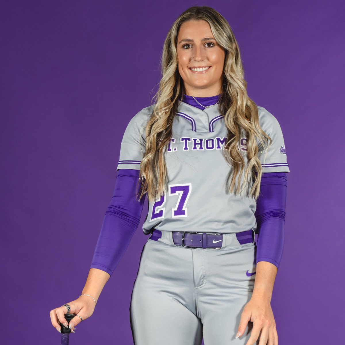 UST 10 - NMST 6 | T6 - 2 outs

Ella Cook is just something else!

A THREE-RUN HOME RUN!

#RollToms