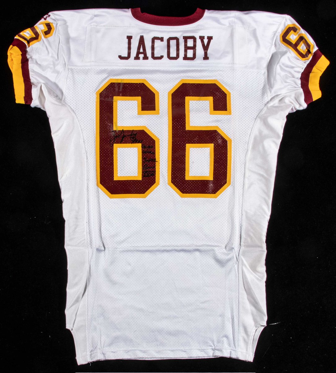 Hunt Auctions tweet media